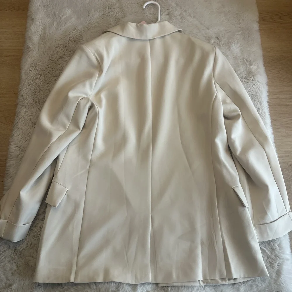 The Workshop‎ women's blazer with shoulder pads and pockets, size Large Beige